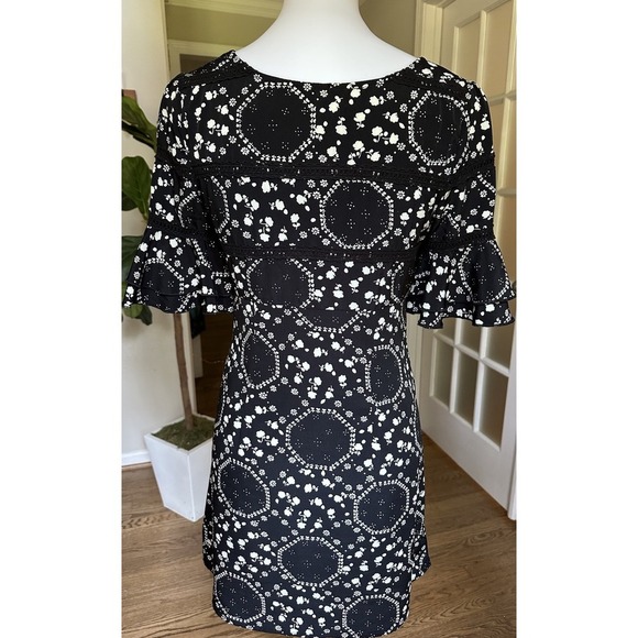 Free People Black White Floral Print Boho Dress Size 2 Ruffle Bell Sleeve - Picture 8 of 9